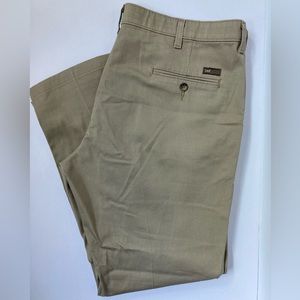 Lee Custom Fit Straight Fit Khaki Pants